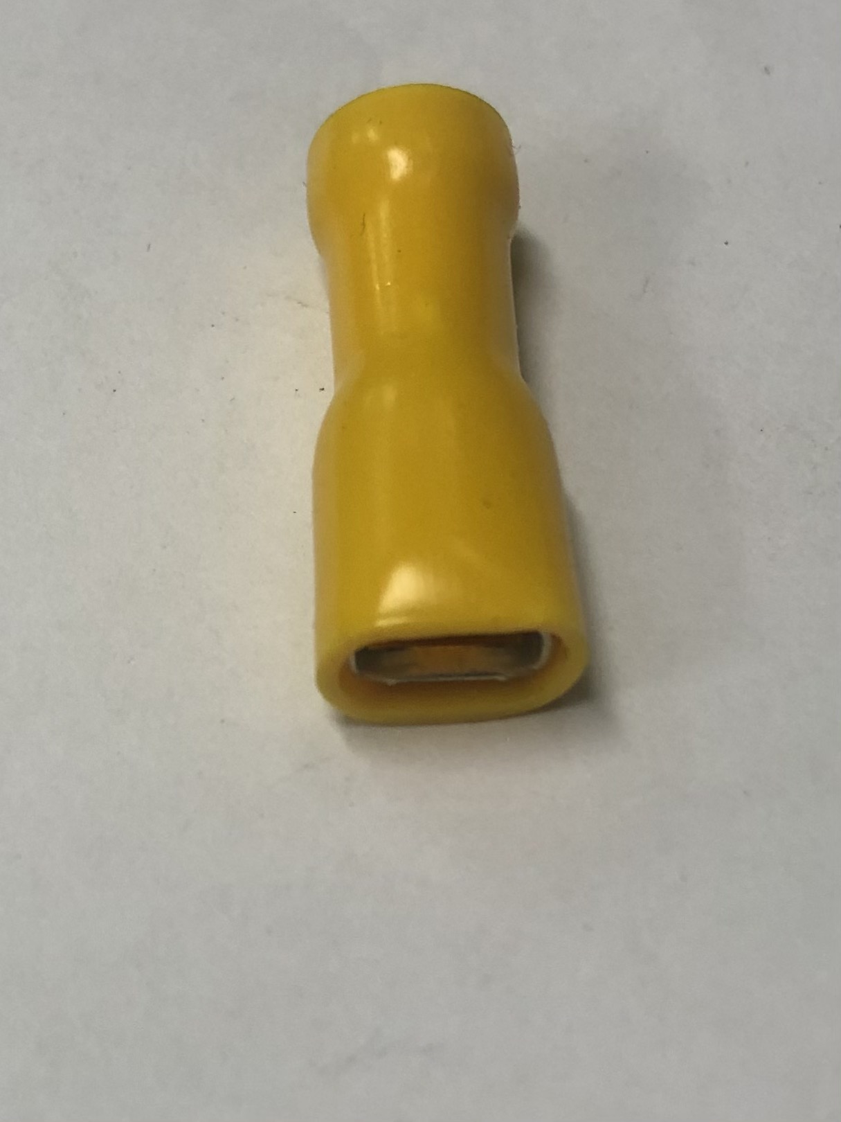B648 Electrical Terminal (Pack 20) yellow spade female fully insulated