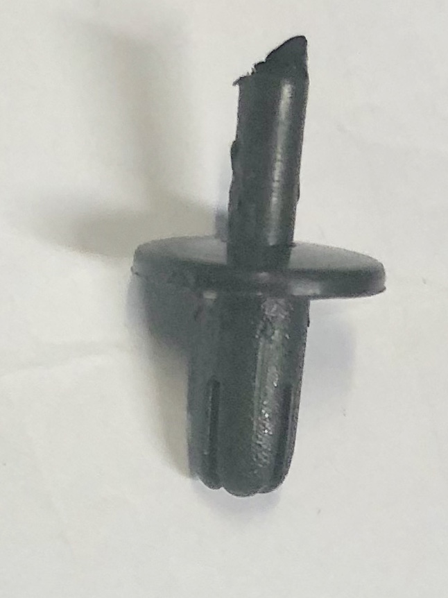B1121/15 rivet clip 3.5mm pack of 15